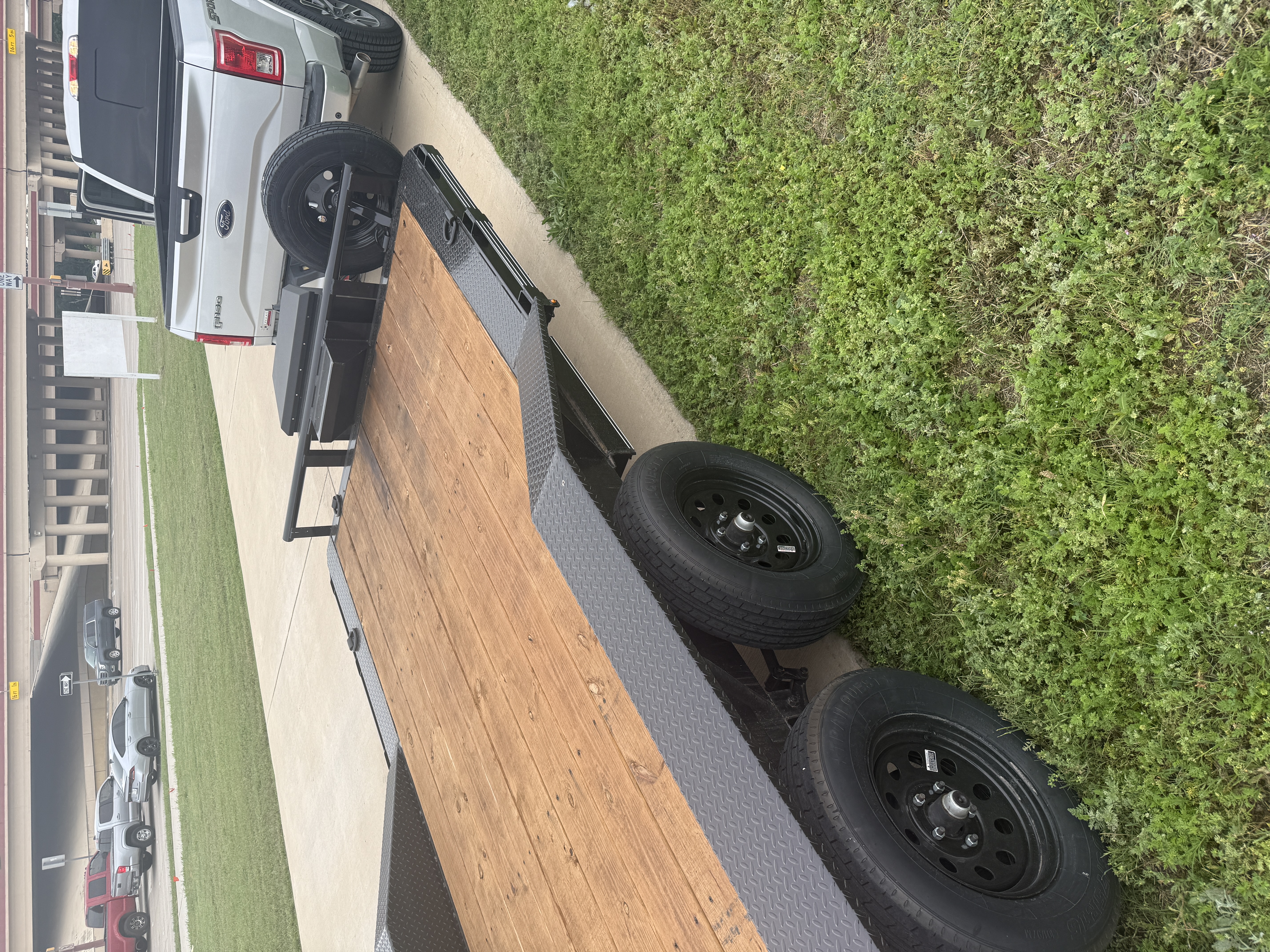 Nexthaul trailer rear view with truck hooked up